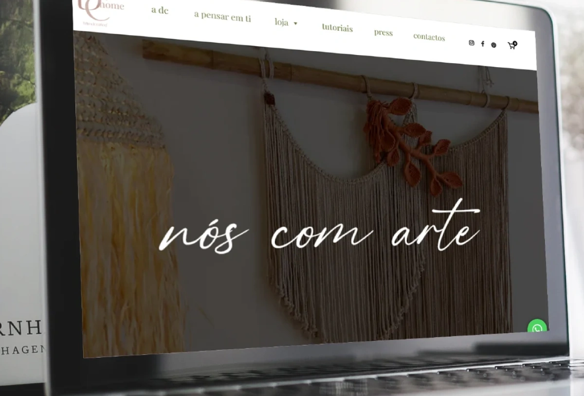 DC - HANDCRAFTED Design de loja online e-commerce de moda urbana Roupaderua por UNNE Design.