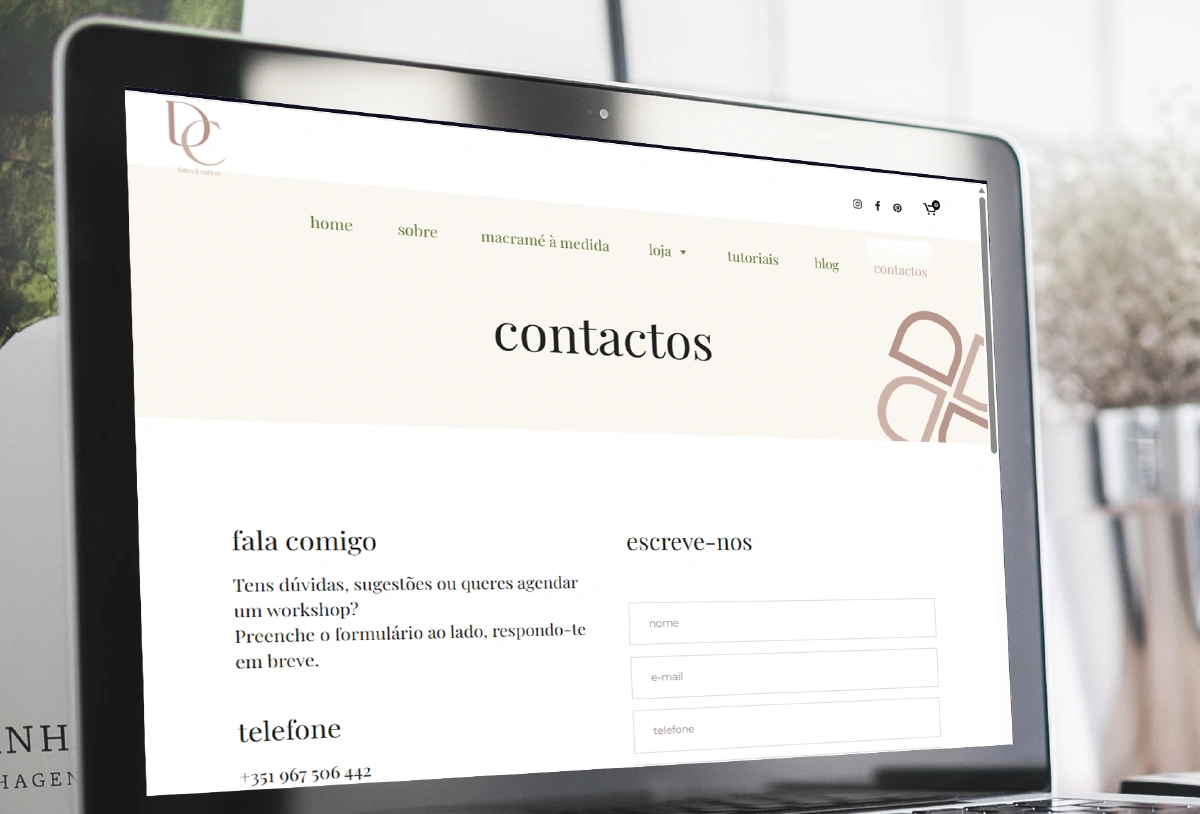 DC - HANDCRAFTED Design de loja online e-commerce de moda urbana Roupaderua por UNNE Design.