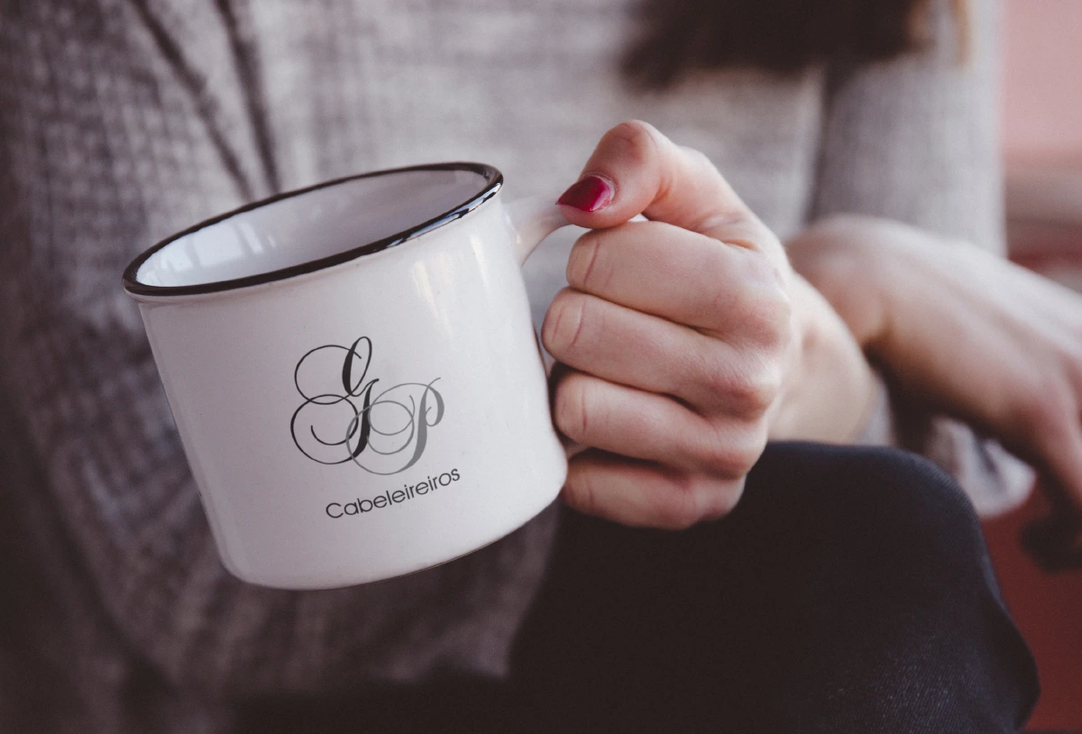 GORETTI & PATRÍCIA Design de loja online e-commerce de moda urbana Roupaderua por UNNE Design.